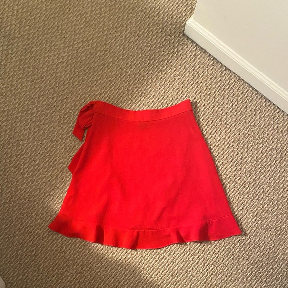 Show Me your MuMu roam ruffle skirt in red - Picture 3 of 3